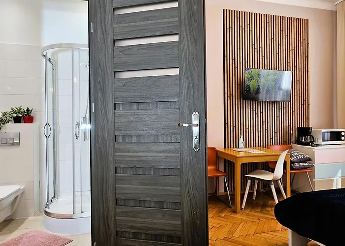 Old Town Apartment *